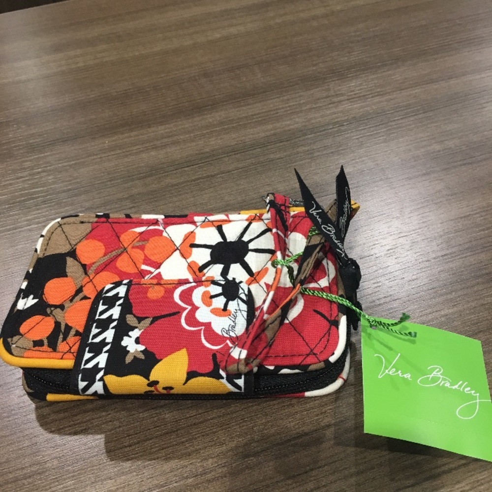 Vera Bradley smartphone wristlet